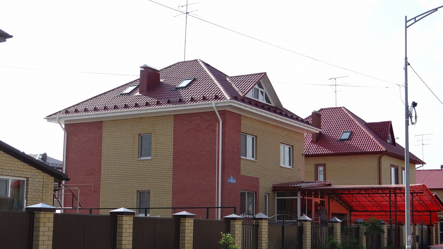 Угол желоба 90˚ Docke LUX, пломбир